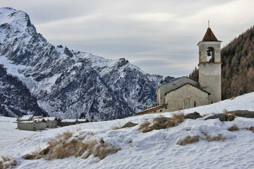 Chiesa di San Bernardo in val di Rezzalo - parco nazionale dello Stelvio