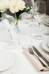 table layout at restaurant