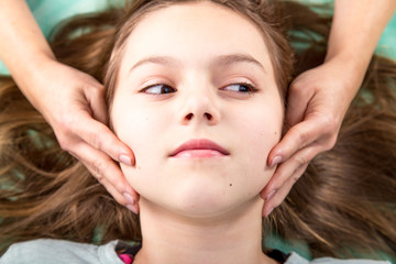 Fototapeta premium Terapia czaszkowo-krzyżowa 