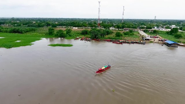 chalupa en el rio imagenes aereas