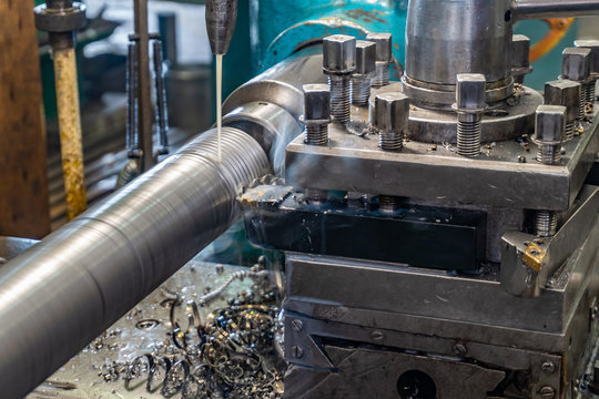 Making a screw on a lathe