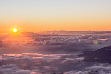 Sonnenuntergang vom Haleakala Vulkan auf Hawaii, Maui