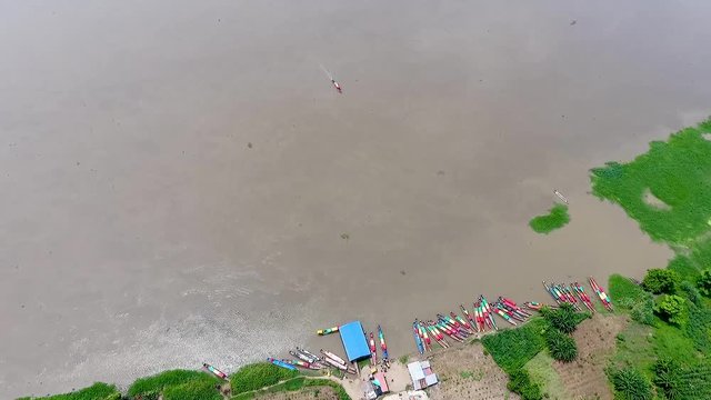 chalupa en el rio imagenes aereas