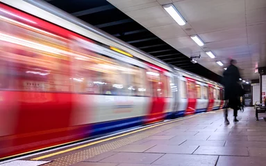 Zelfklevend Fotobehang Moving train, motion blurred, London Underground - Immagine © minoandriani