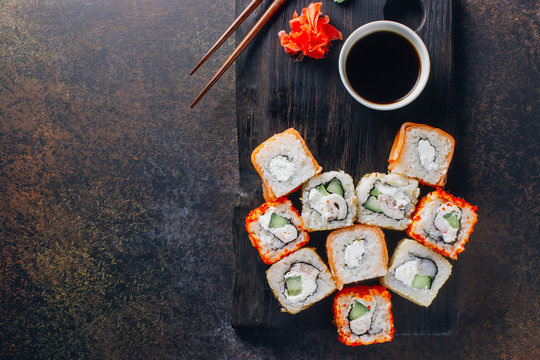 Japanese cuisine california roll and tuna roll