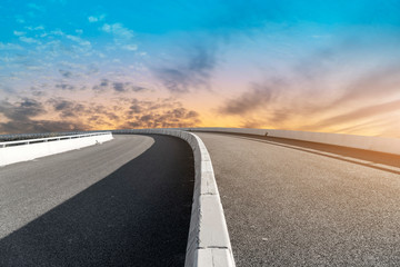 Naklejka premium Sky Highway Asphalt Road and beautiful sky sunset scenery