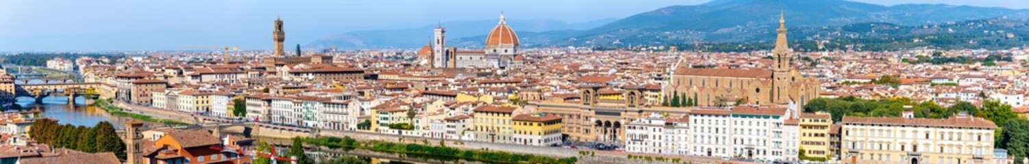 Fototapeta na wymiar High Def Panorama of Florence Italy during mid day