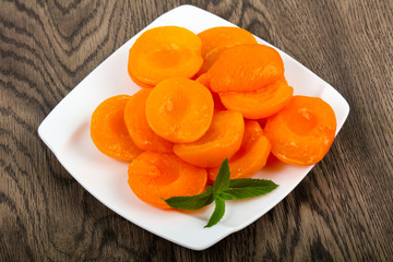 Canned apricots