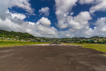 Caribbean Island runway © Dmitry Tonkopi
