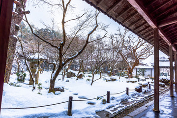 雪の圓光寺