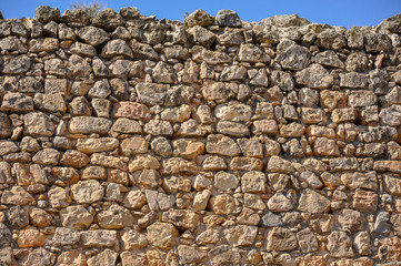 Muro de piedra con aparejo irregular, Consuegra, Toledo, España