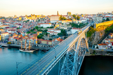 朝のポルト（ポルトガル）の風景