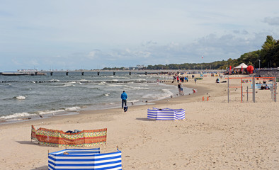 Strand mit Seebrücke von Kolberg Polen