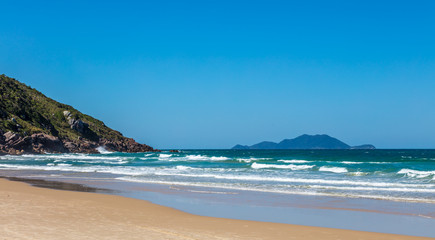 Fototapeta na wymiar Paisagem com praia