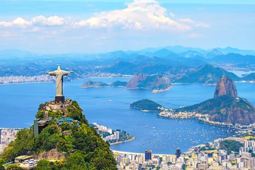 Photo sur Plexiglas Brésil Vue aérienne de Rio de Janeiro avec le Christ Rédempteur et la montagne du Corcovado. Brésil. Amérique latine, horizontale