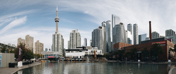 Panoramic view of the Toronto's downtown from the marina