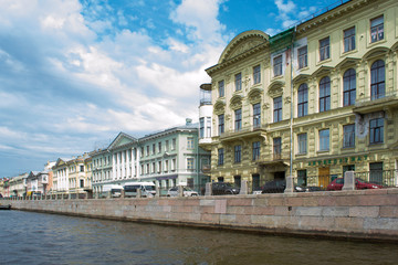 Fototapeta na wymiar classical architecture of buildings of St. Petersburg