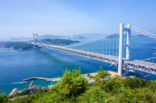瀬戸大橋 の写真 ロイヤリティフリーの画像 グラフィック ベクターおよびビデオ Adobe Stock