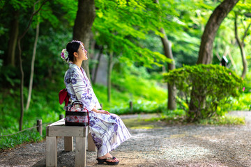 女性　浴衣　美しい