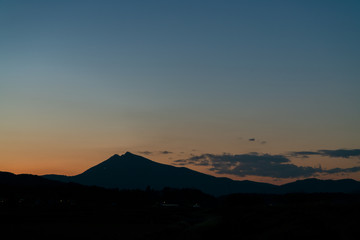シルエット筑波山冬夕景