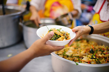 Donate food to the poor and the poor who suffer from starvation