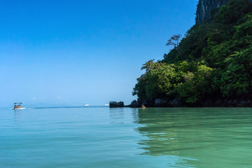 Obraz premium Morning boat trip in Khanom beach, Nakhon Sri Thammarat, Thailand