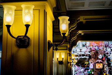 Lampen im Kaufhaus GUM in Moskau