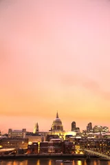 Deurstickers Saint Pauls Cathedral and Millennium Bridge from tate modern with pink sunset hdr © n3m0ado