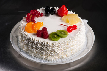 cream fruit cakes