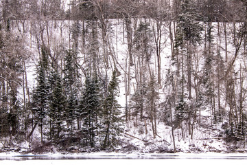 winter photographs from a park walking along the St-Catherine de la Jacques Quartier River in Quebec City