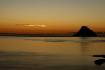 Naklejka na ściany i meble Sunset near Litla Dimun / Hvalba - Faroe Islands
