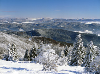 Fototapeta na wymiar view from Jaworzyna Krynicka mountain to Beskid Sadecki Mountains and Beskid Niski Mountains, Poland