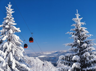 Gondola lift on Jaworzyna Krynicka mountain, Beskid Sadecki, Poland © Maciej