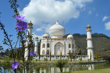 taj mahal in agra india