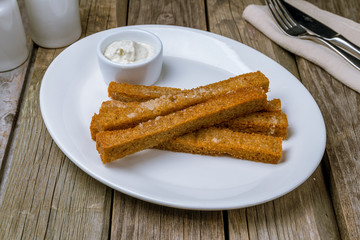 fried Garlic croutons