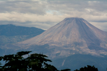 Fototapeta premium volcan de colima