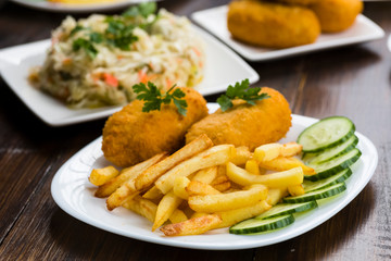 Cutlet de volaille with fries