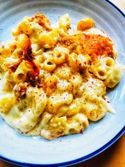 Macaroni cheese with chilli flakes, filter applied 