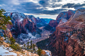 Fototapeta premium Hiking in the Winter Through Zion National Park in Utah
