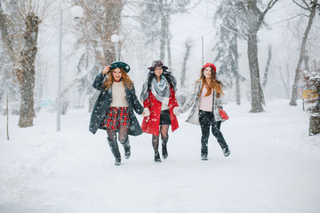 Fototapeta na wymiar girls in winter