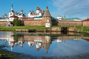 Fototapeta na wymiar Spaso-Preobrazhensky Solovetsky Monastery in the summer from the Bay of well-being, Russia