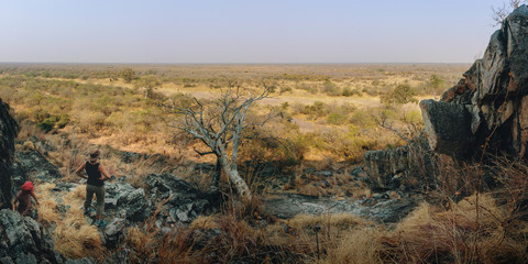 Panorama - Blick in die Weite der Savanne im Chobe National Park von einem Hügel aus, Savuti, Botswana