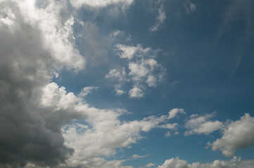 in den Wolken