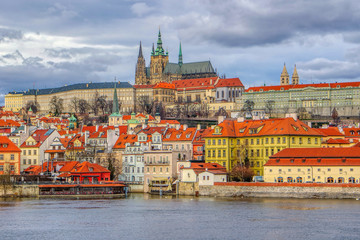 Fototapeta na wymiar View of Prague Castle (Prazsky hrad) with Saint Vitus Cathedral