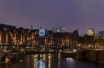 Fototapeta premium Hamburg Zollkanal und Speicherstadt