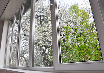 Metal-plastic windows in the loggia