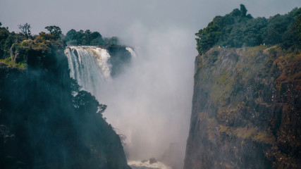 Fototapeta na wymiar Blick auf die Victoria Falls am späten Nachmittag, Sambesi, Simbabwe, 