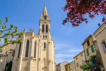 Fototapeta na wymiar Eglise catholique du village de Saint-Cannat. Provence, France.