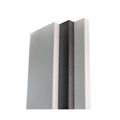 3 Dämmstoffplatten weiß und grau aus Styropor stehend
