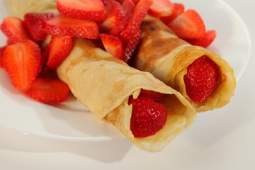 pancakes with fresh strawberries